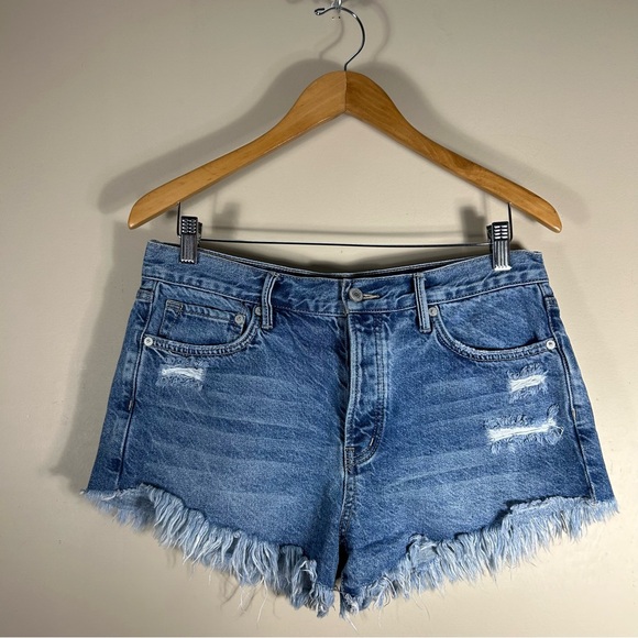 Free People We The Free Denim Cut Pff Mini Distressed Shorts Size 28 - Picture 2 of 8
